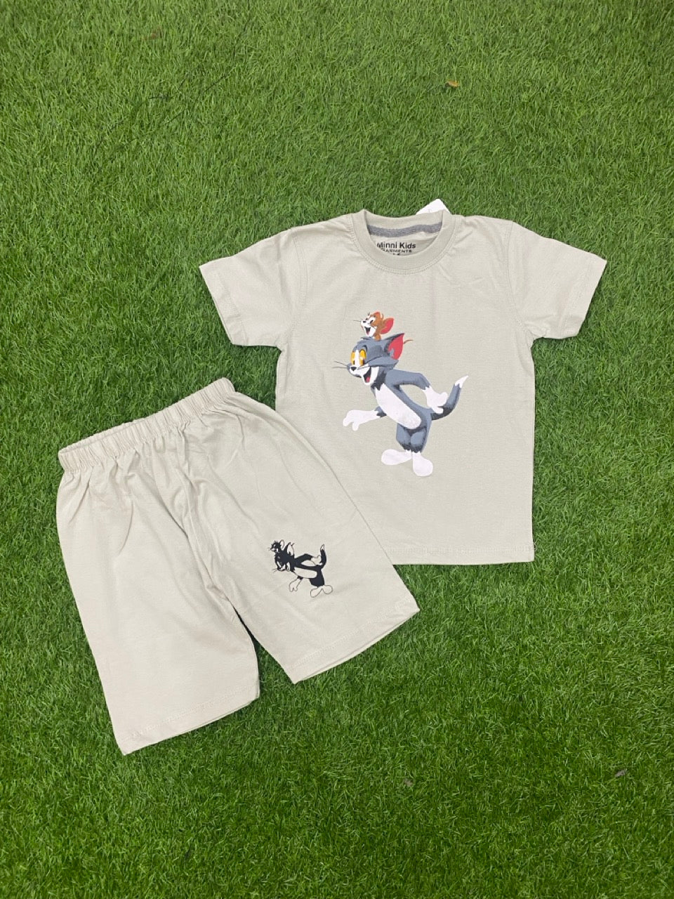 Lightish Brown Playing Tom & Jerry Cool Summer Set