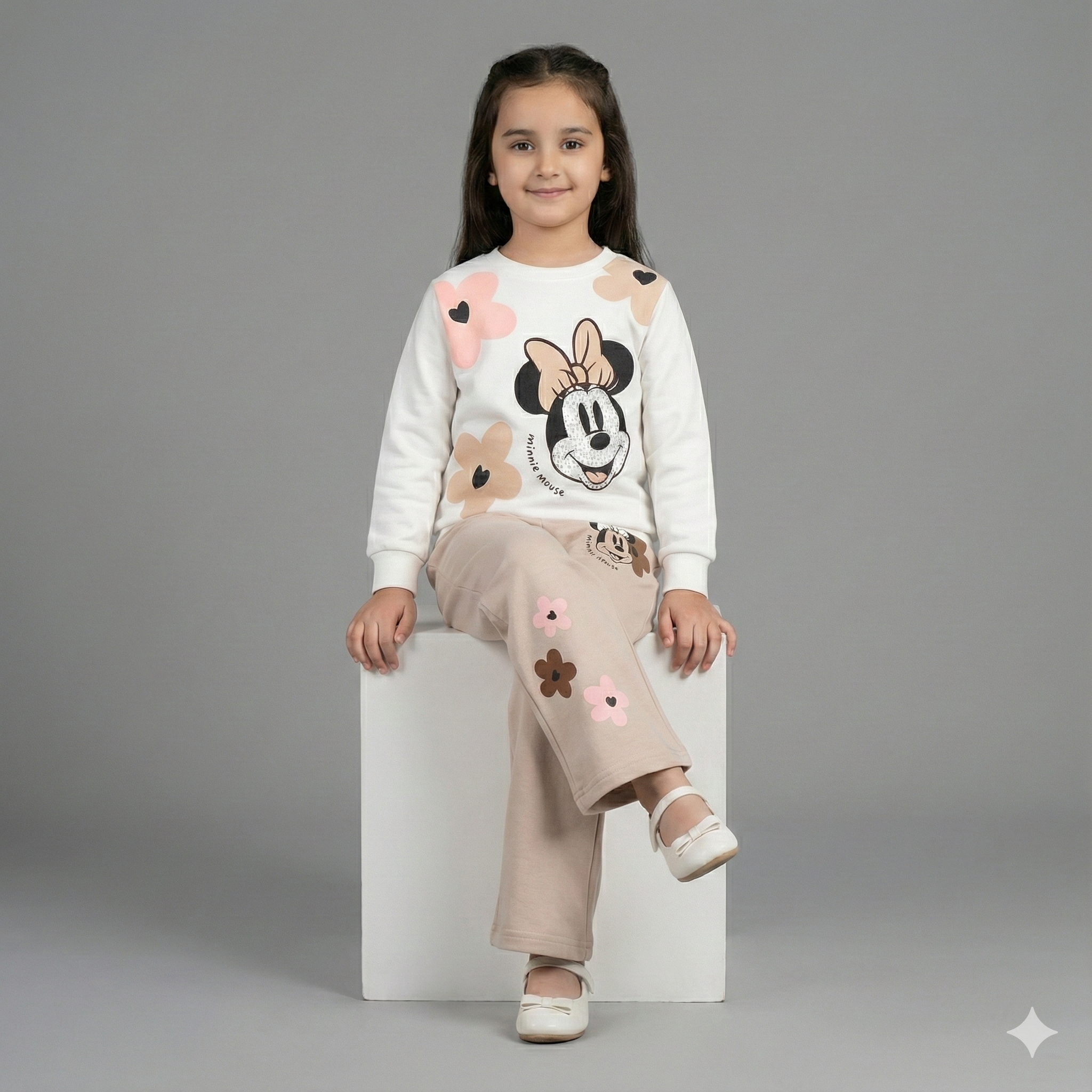 Minnie Mouse Girls Winter Tracksuit – Cute Floral Printed Sweatshirt & Trouser Set
