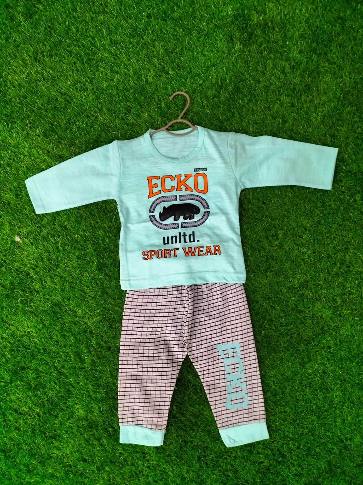 Summer Stuff full-sleeve cotton T-shirt & Trouser